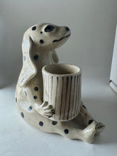 Ladda upp bild till gallerivisning, Polkadjur med kopp