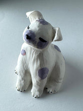 Ladda upp bild till gallerivisning, Liten sittande hund