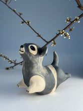 Load image into Gallery viewer, Hoppvalp 15