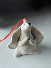 Ladda upp bild till gallerivisning, Litet porslinshänge 1